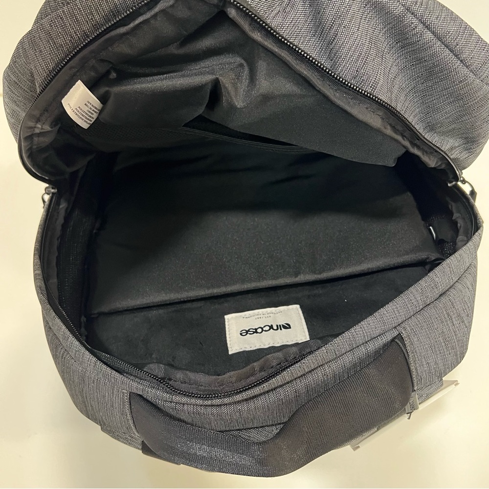 Incase City Compact Backpack for MacBook In Grey Color - New With Tag - Reemoly - Picture 11 of 14